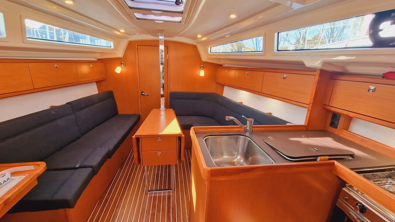 Bavaria Cruiser 34 (Karlo)  - 1