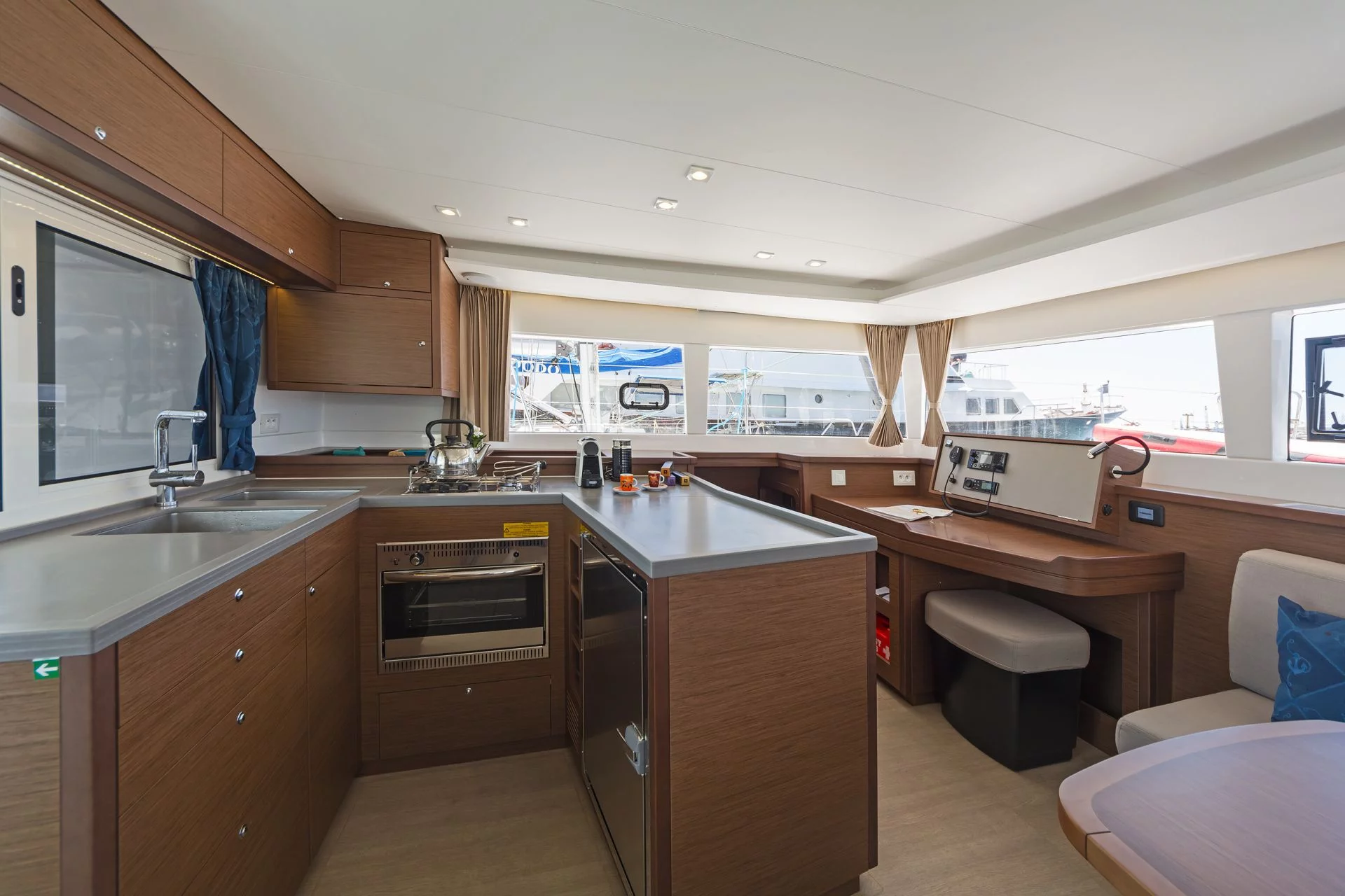 Lagoon 450 Fly & GEN (Thetis)  - 15