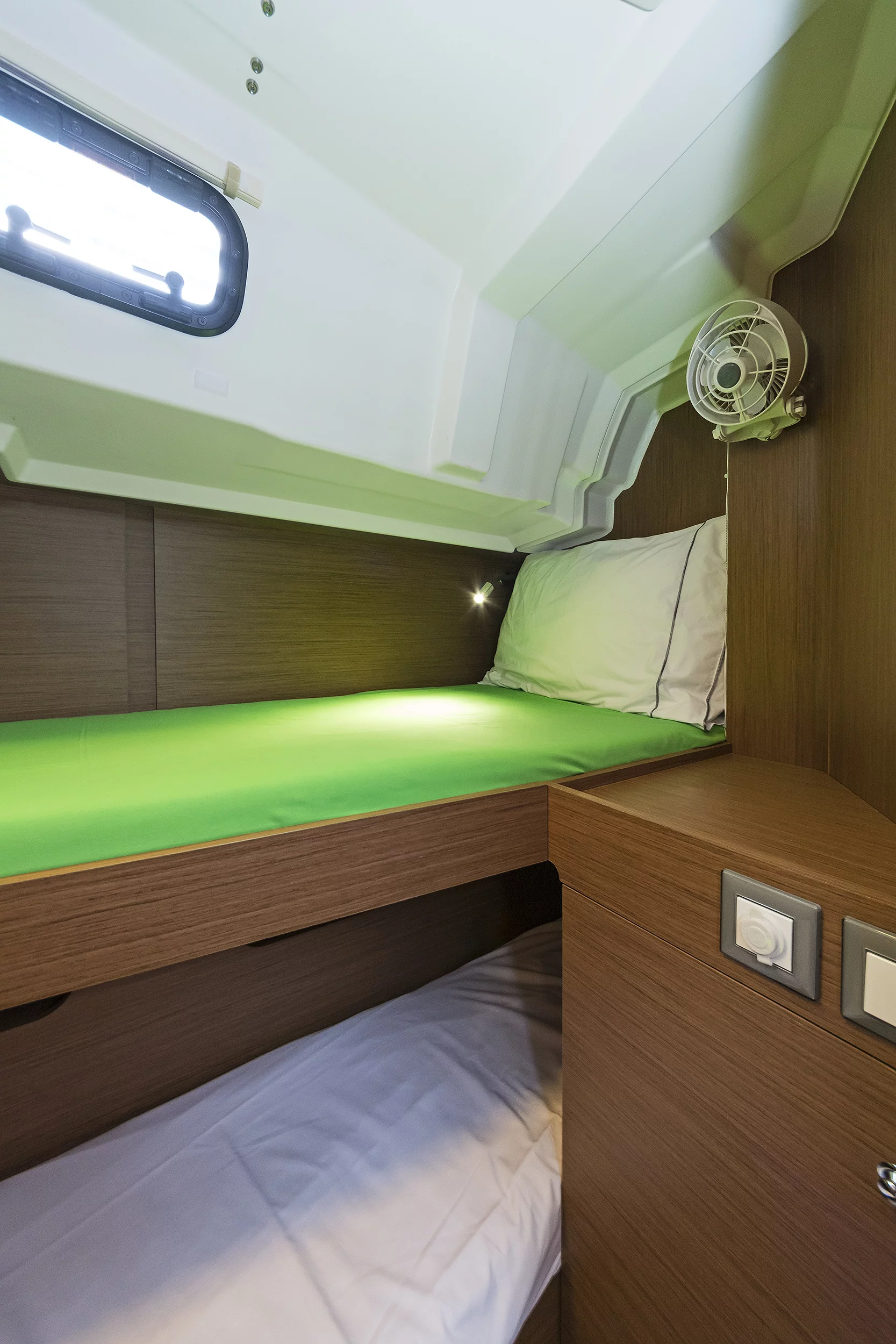 Oceanis 46.1 (5/3) (Rebekka Blue)  - 16