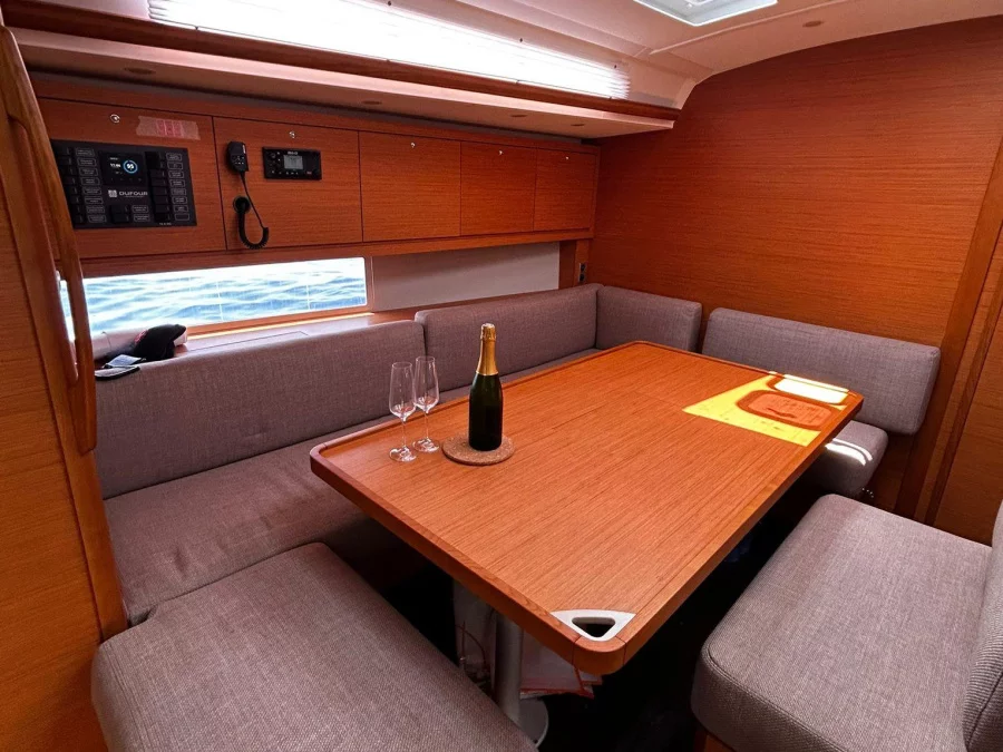 Dufour 470 (Teti) Interior image - 4