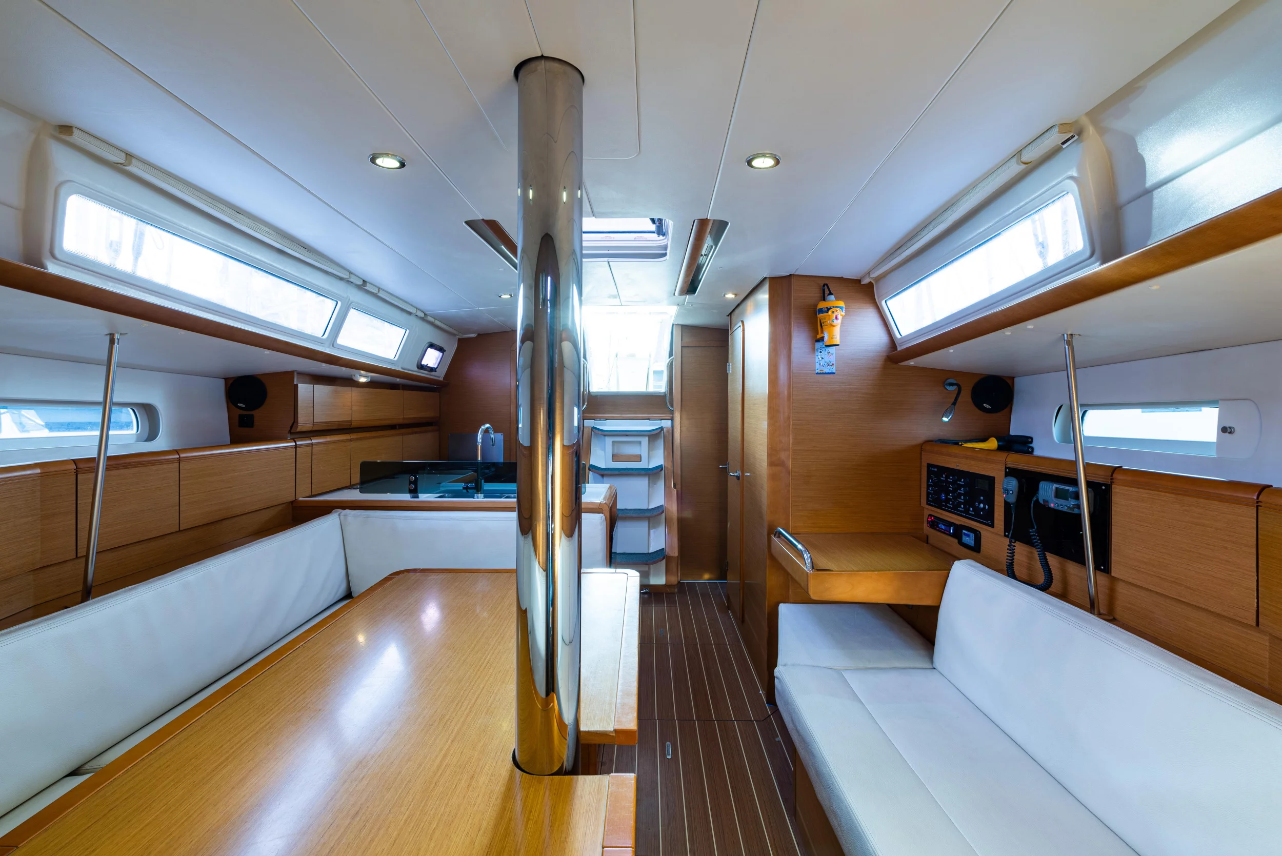 Jeanneau Sun Odyssey 379 (Amor Fati)  - 11