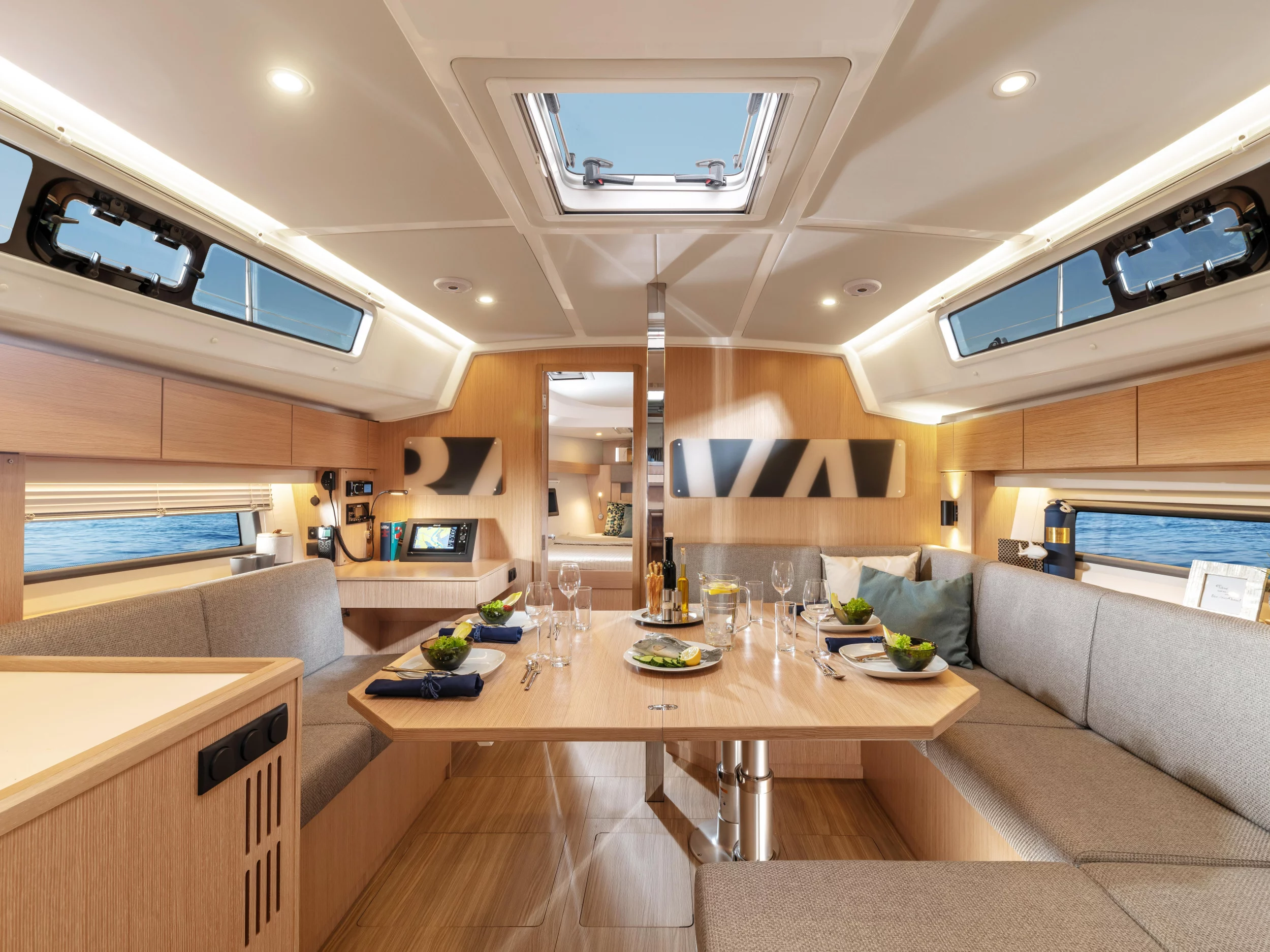 Bavaria C42 (NAYJARA II) Interior image - 13