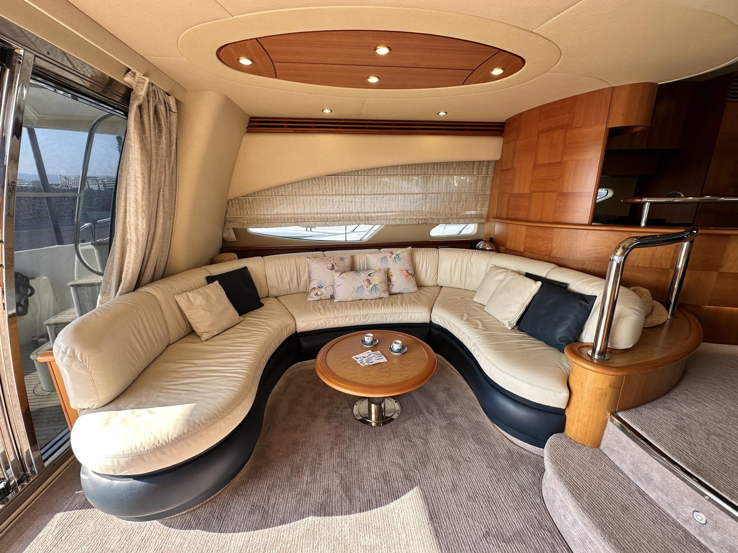 Photo #40 - Azimut 62 Evolution (L'Eclair 3) in Golfe Juan - 22407