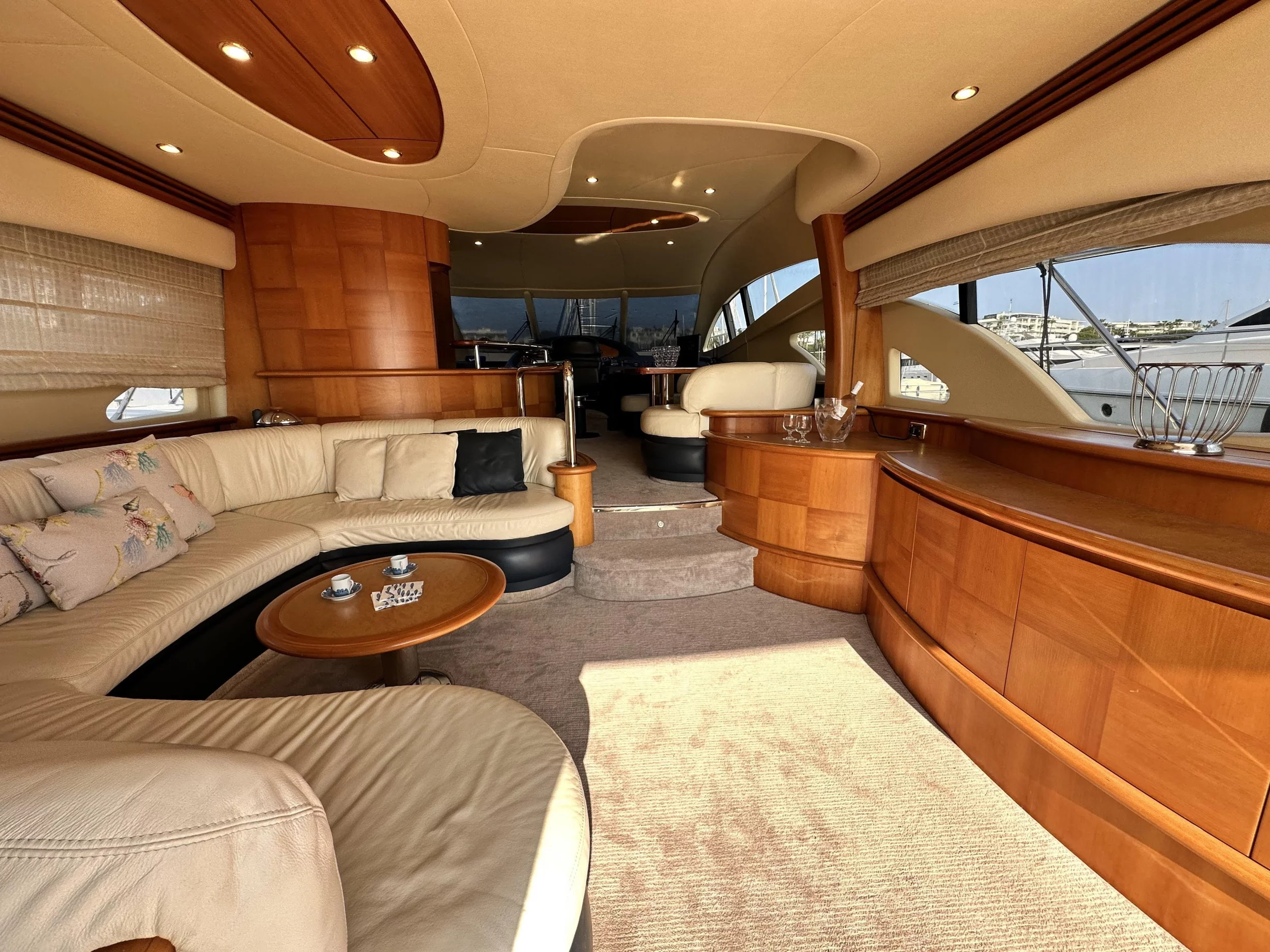 Azimut 62 Evolution (L'Eclair 3)  - 37