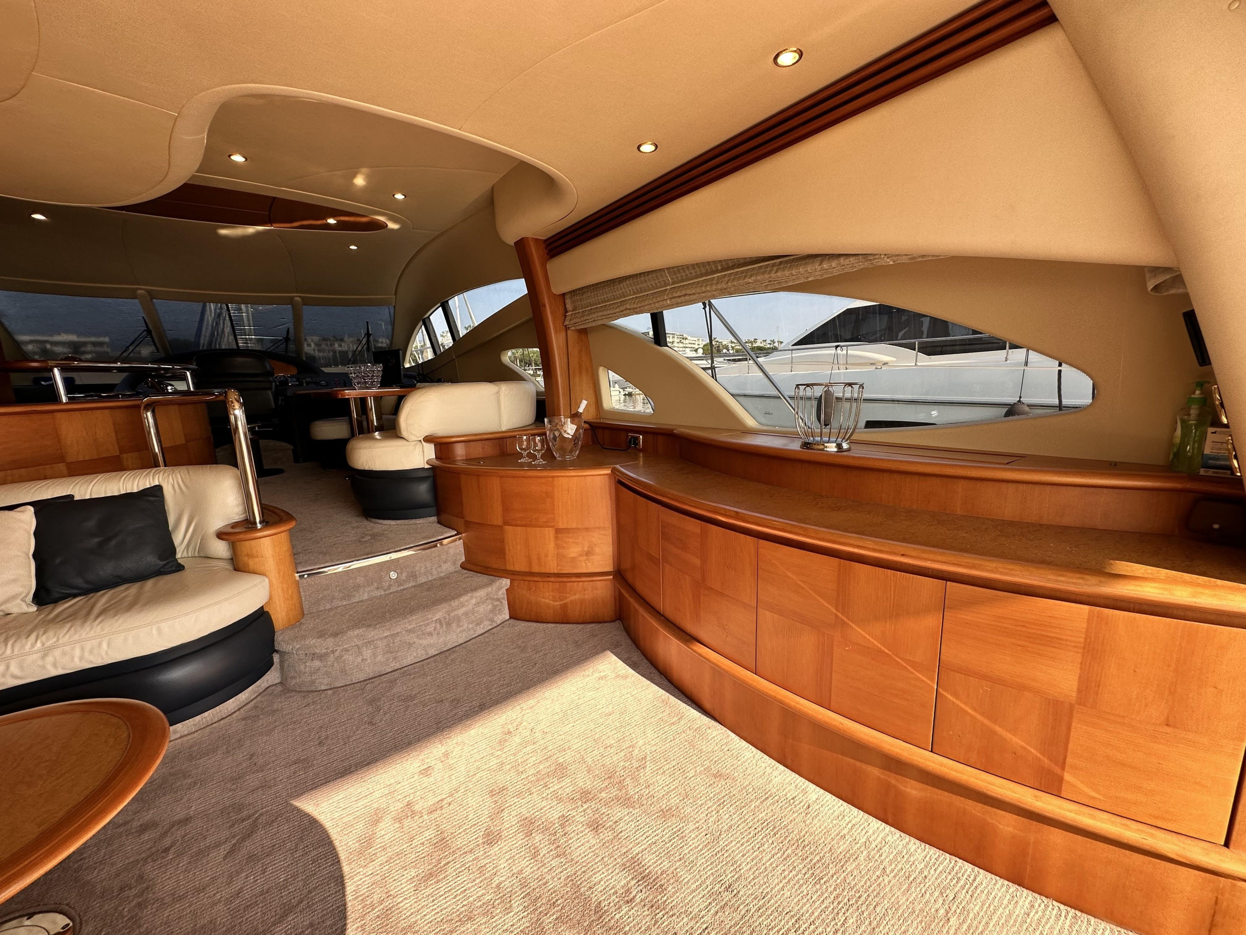 Photo #11 - Azimut 62 Evolution (L'Eclair 3) in Golfe Juan - 22407