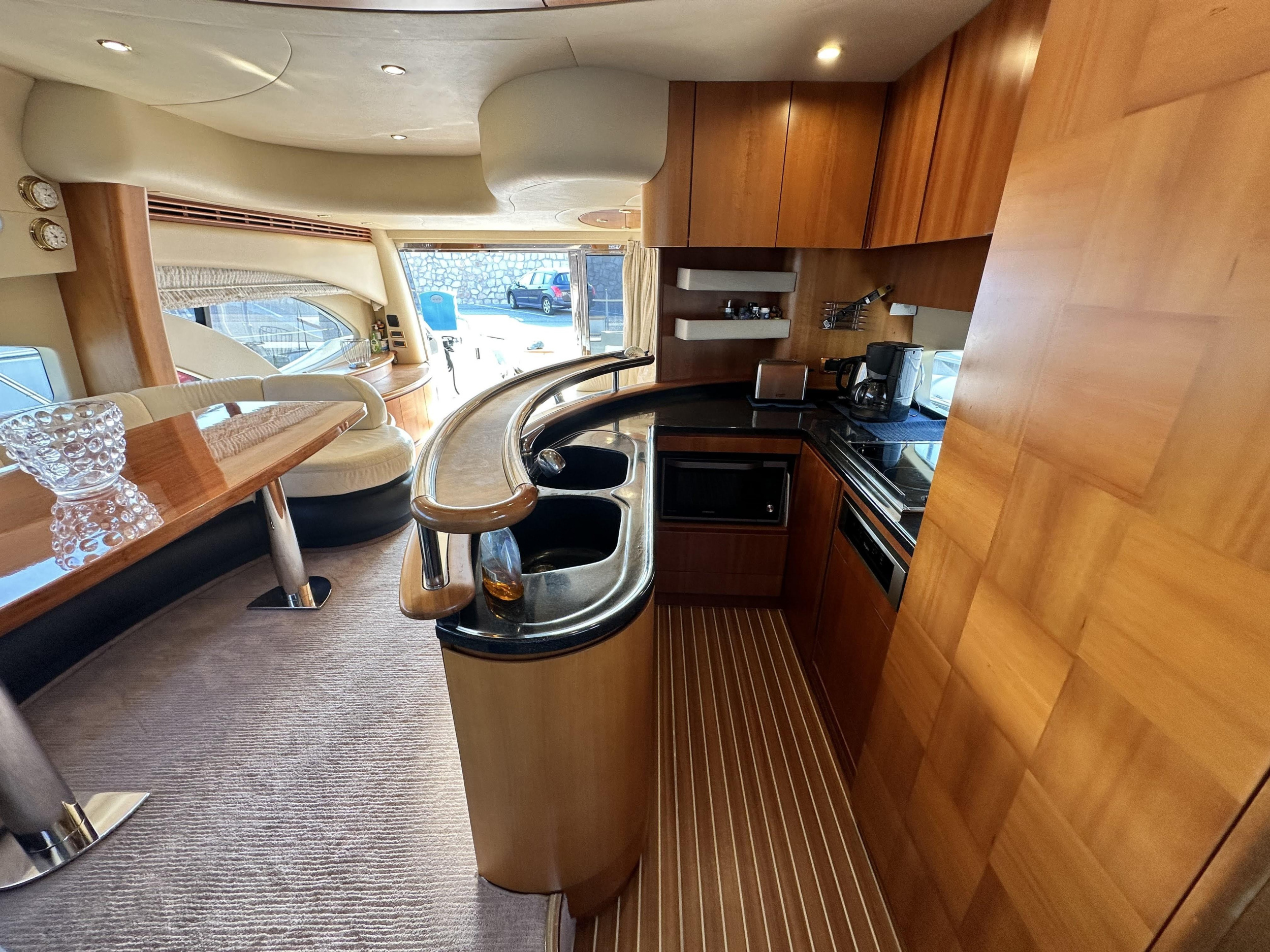 Photo #17 - Azimut 62 Evolution (L'Eclair 3) in Golfe Juan - 22407