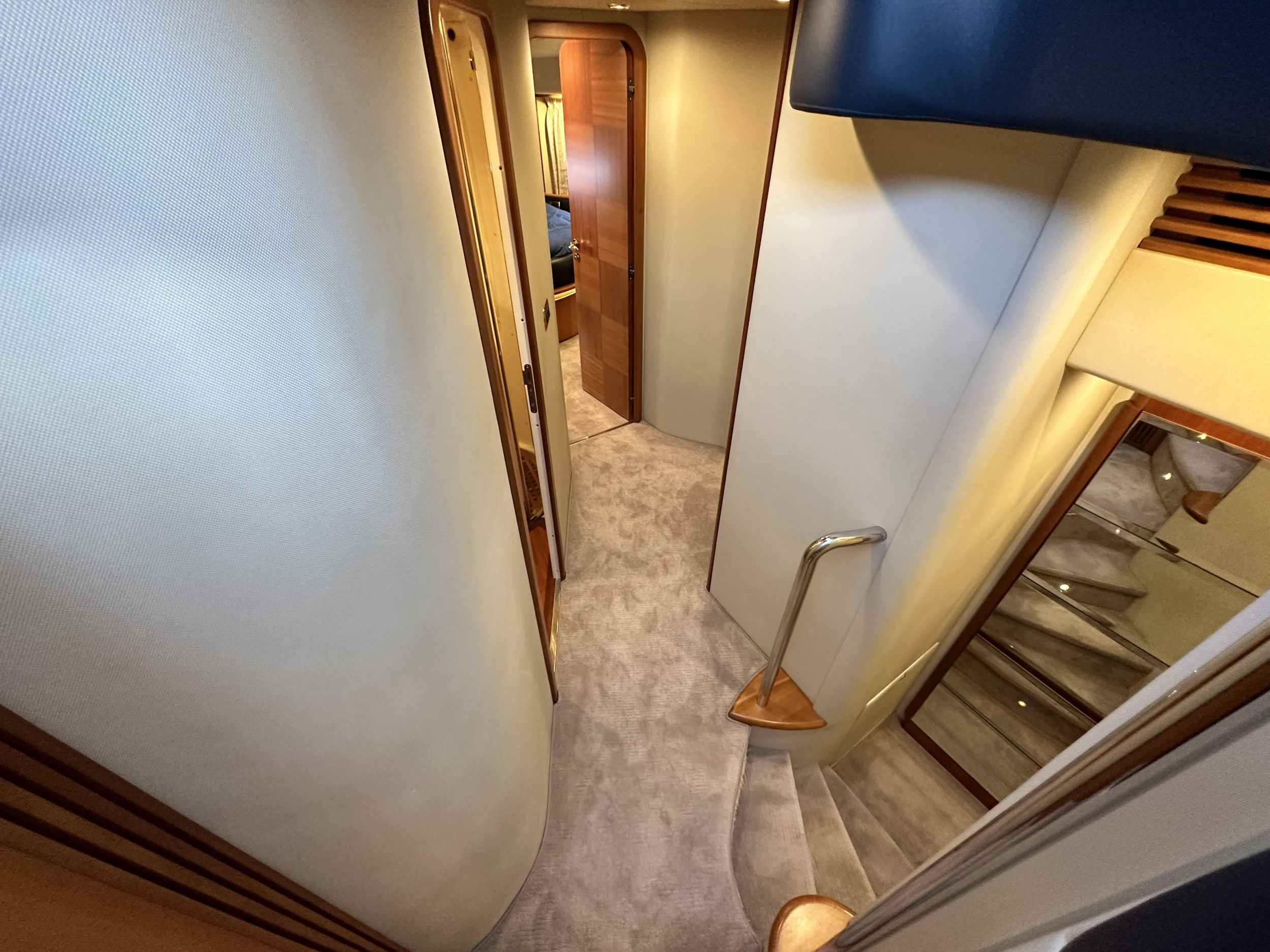 Photo #14 - Azimut 62 Evolution (L'Eclair 3) in Golfe Juan - 22407