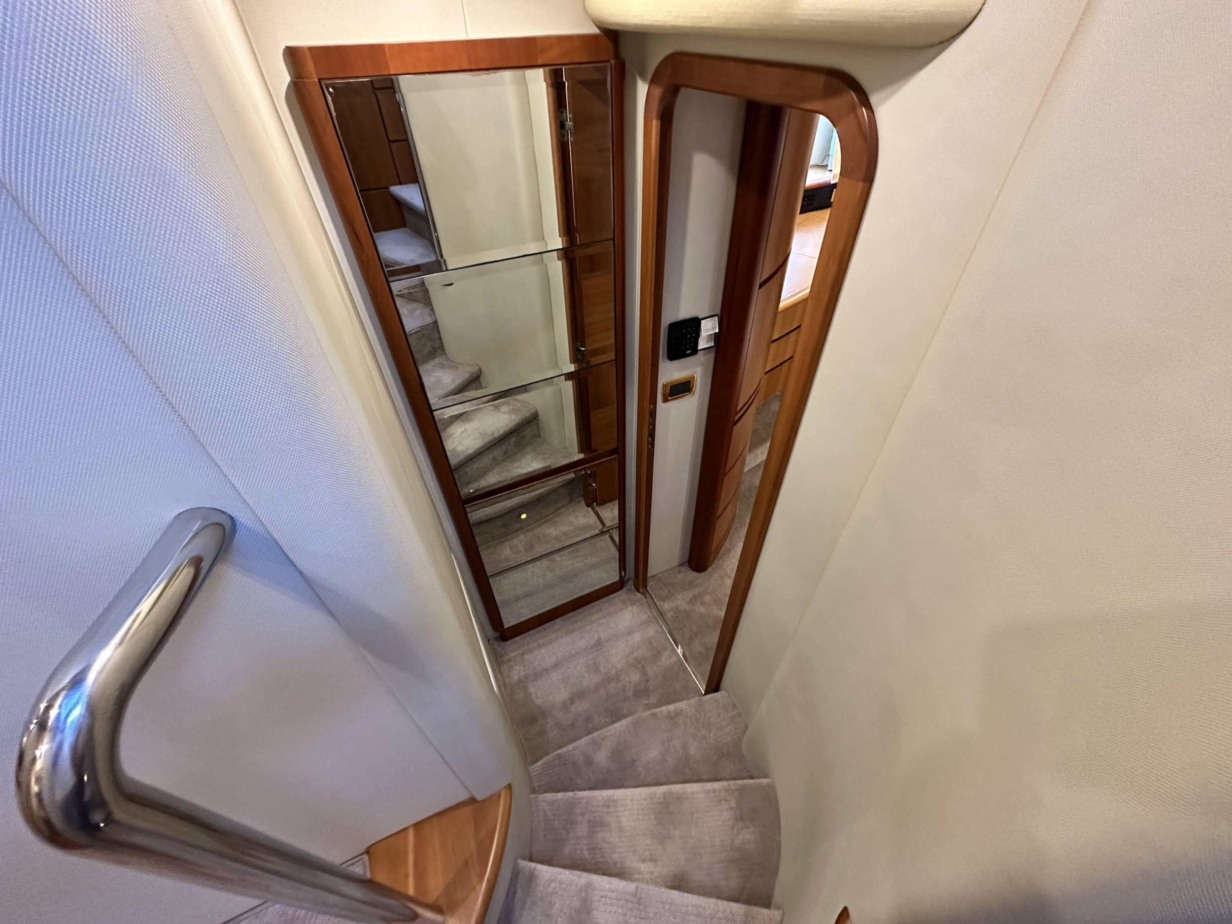 Photo #39 - Azimut 62 Evolution (L'Eclair 3) in Golfe Juan - 22407