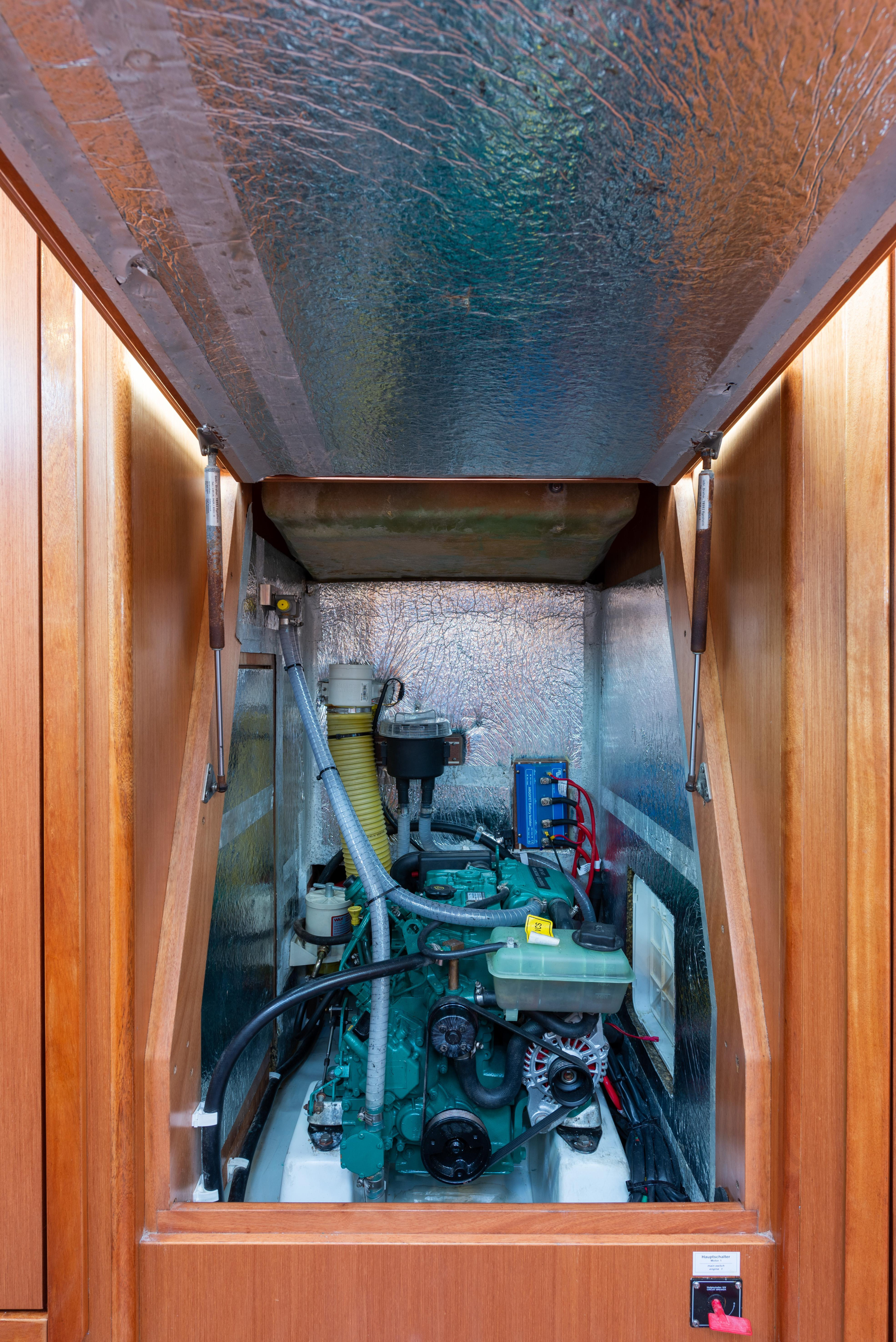 Photo #28 - Bavaria 37 (Jack Of London) en Nea Peramos - 18126