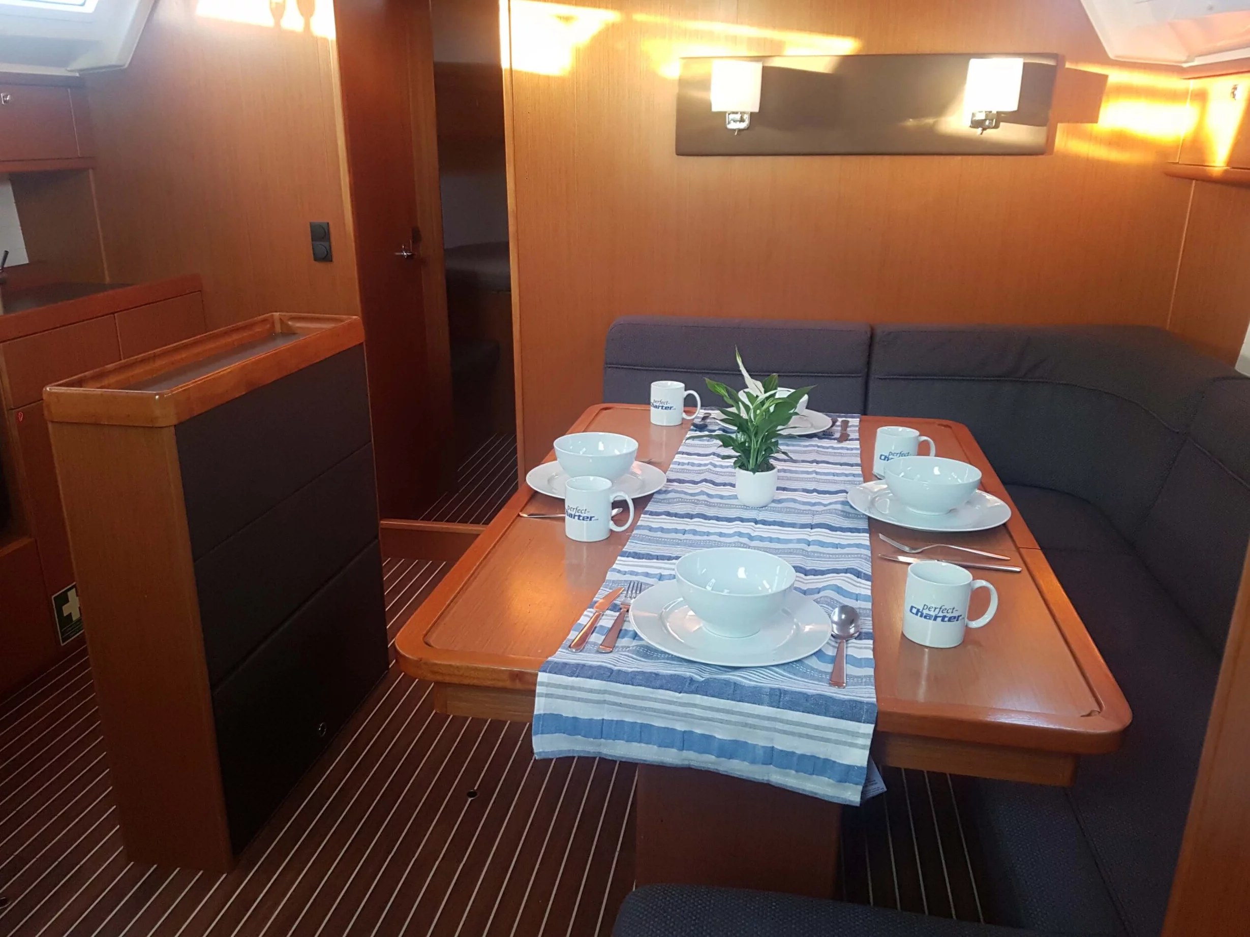 Bavaria 46 (Diana I) Interior image - 1