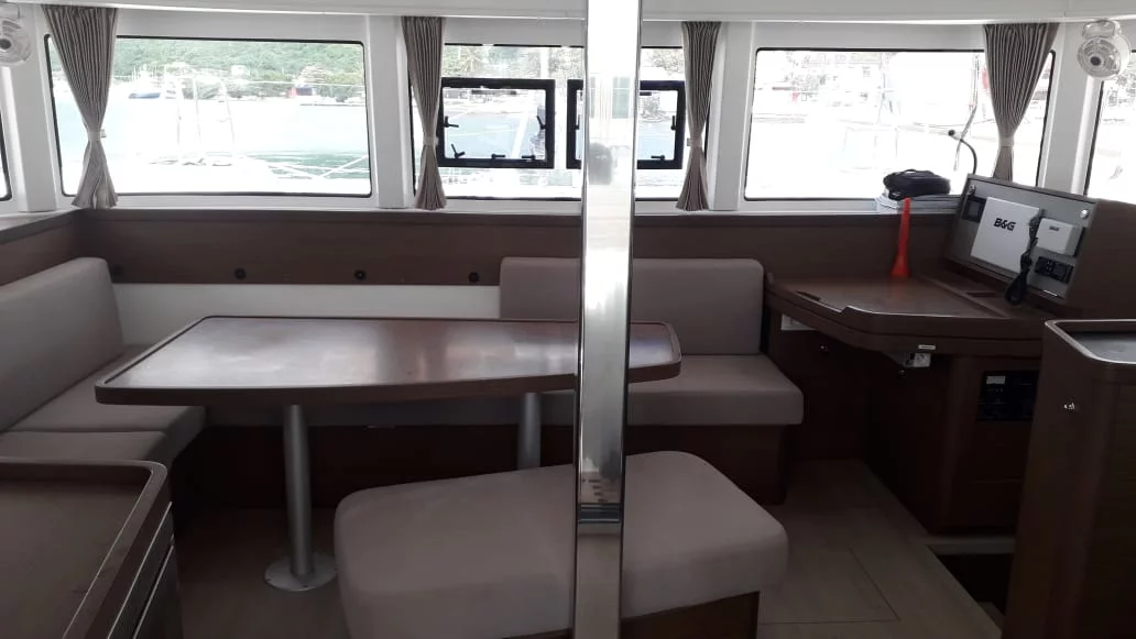 Lagoon 42 (Uiara) Salon 2 - 34