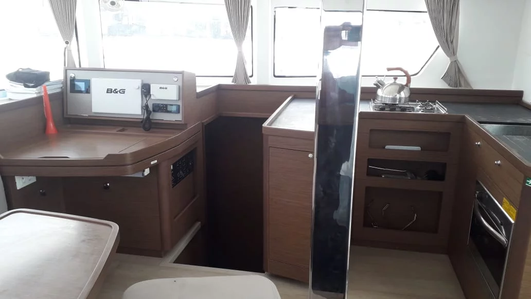 Lagoon 42 (Uiara) Salon / Navigation - 3