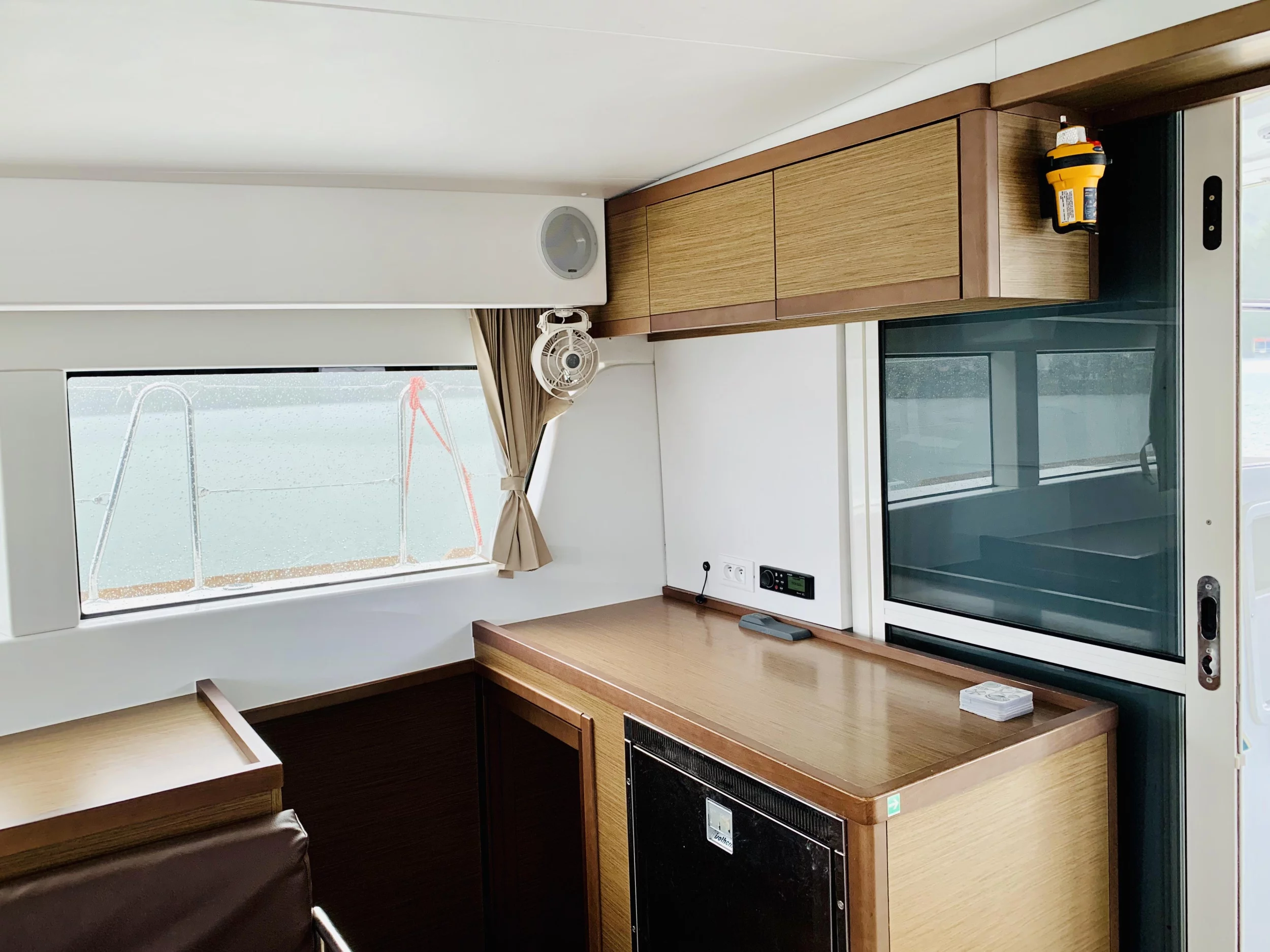 Lagoon 40 (Ubah) Kitchen 2 - 13