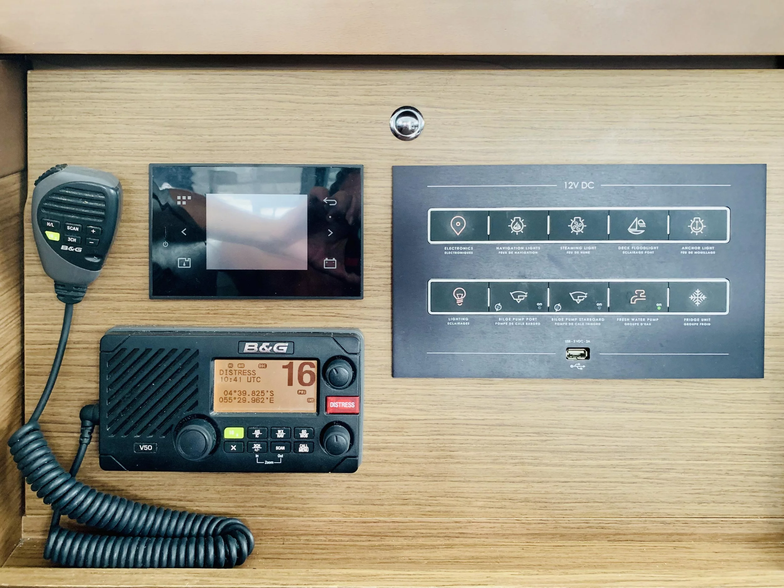Lagoon 40 (Ubah) Yacht electrics - 11
