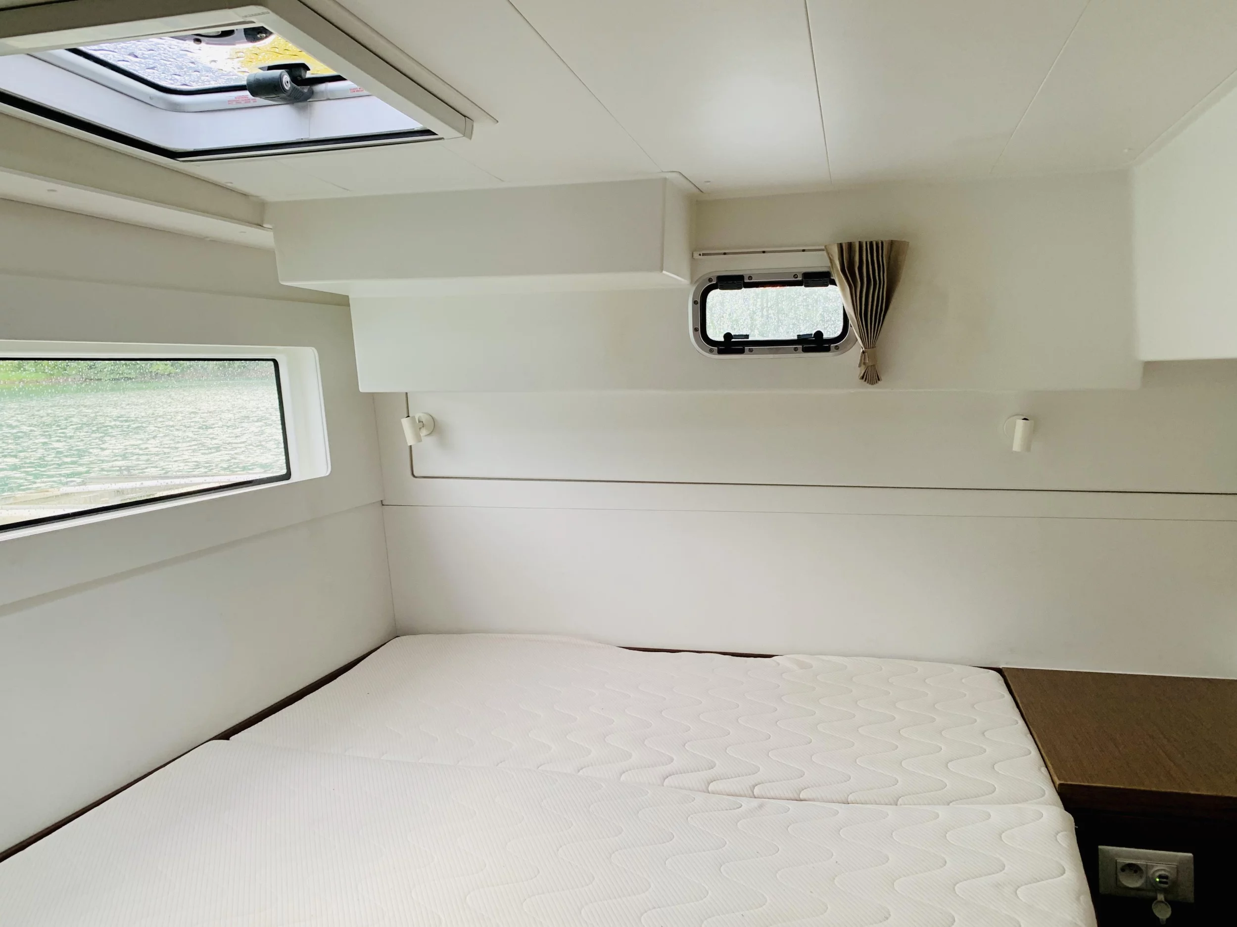 Lagoon 40 (Unique) Double cabin 1 - 6