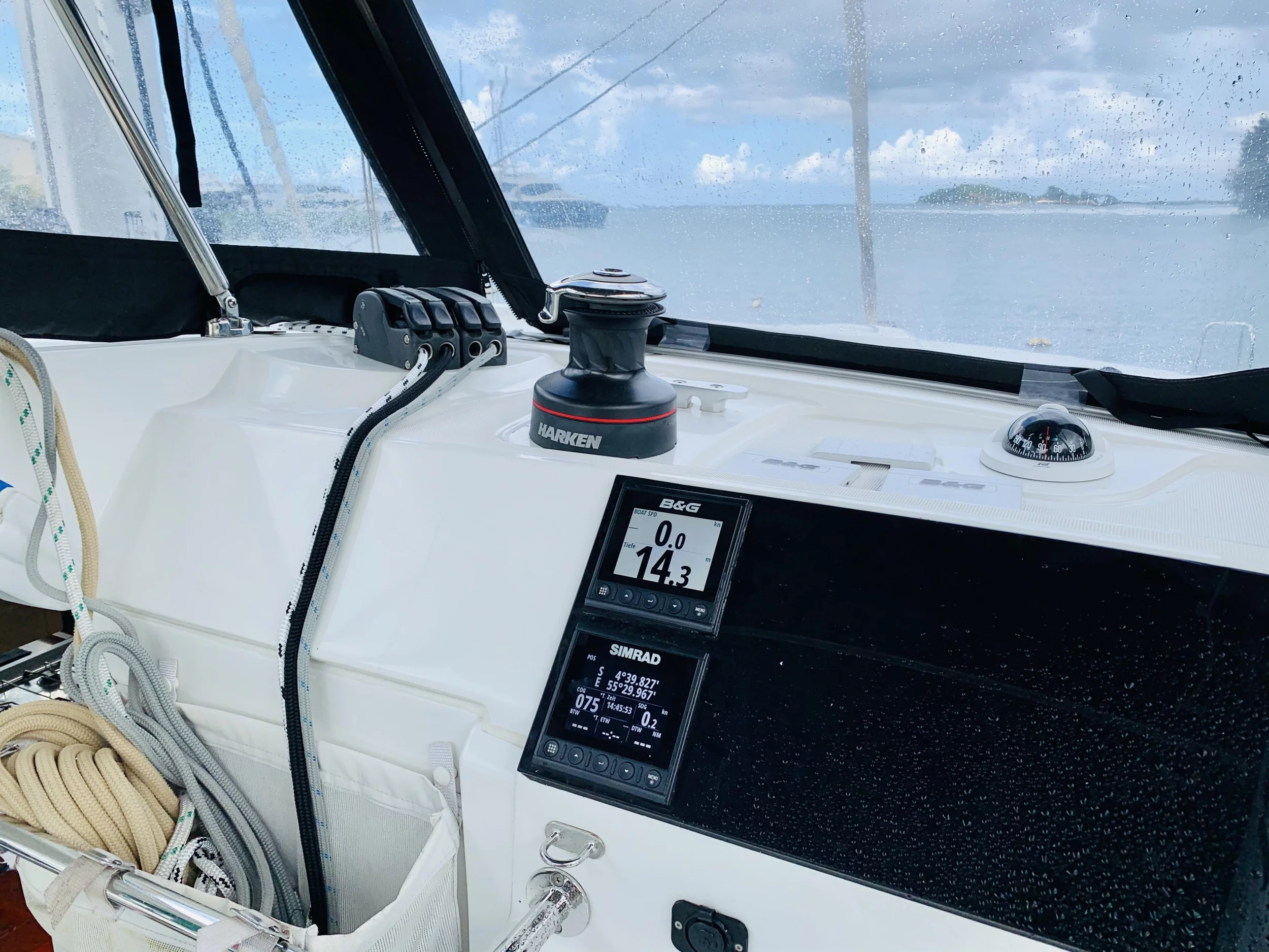 Lagoon 40 (Unicorn) Navigation 2 - 25