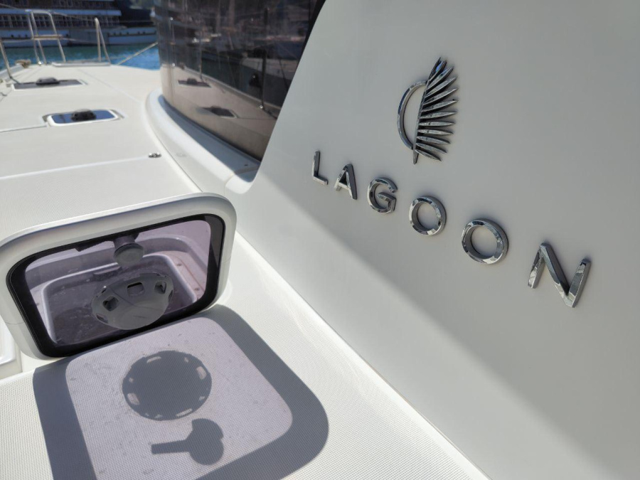 Photo #6 - Lagoon 42 (Neslisah) in Fethiye - 61089