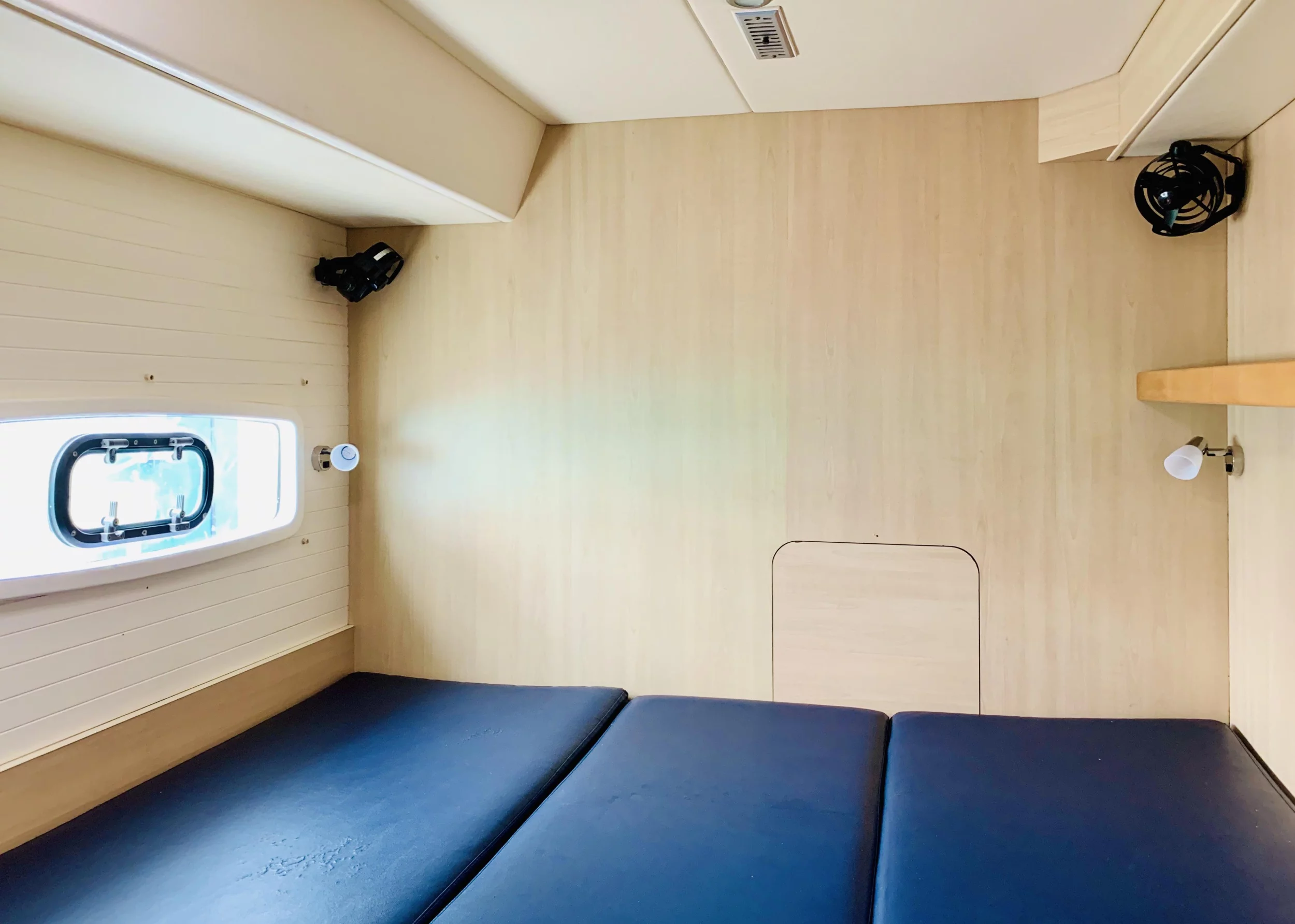 Catlante 600 (Iris) Double Cabin 2 - 3