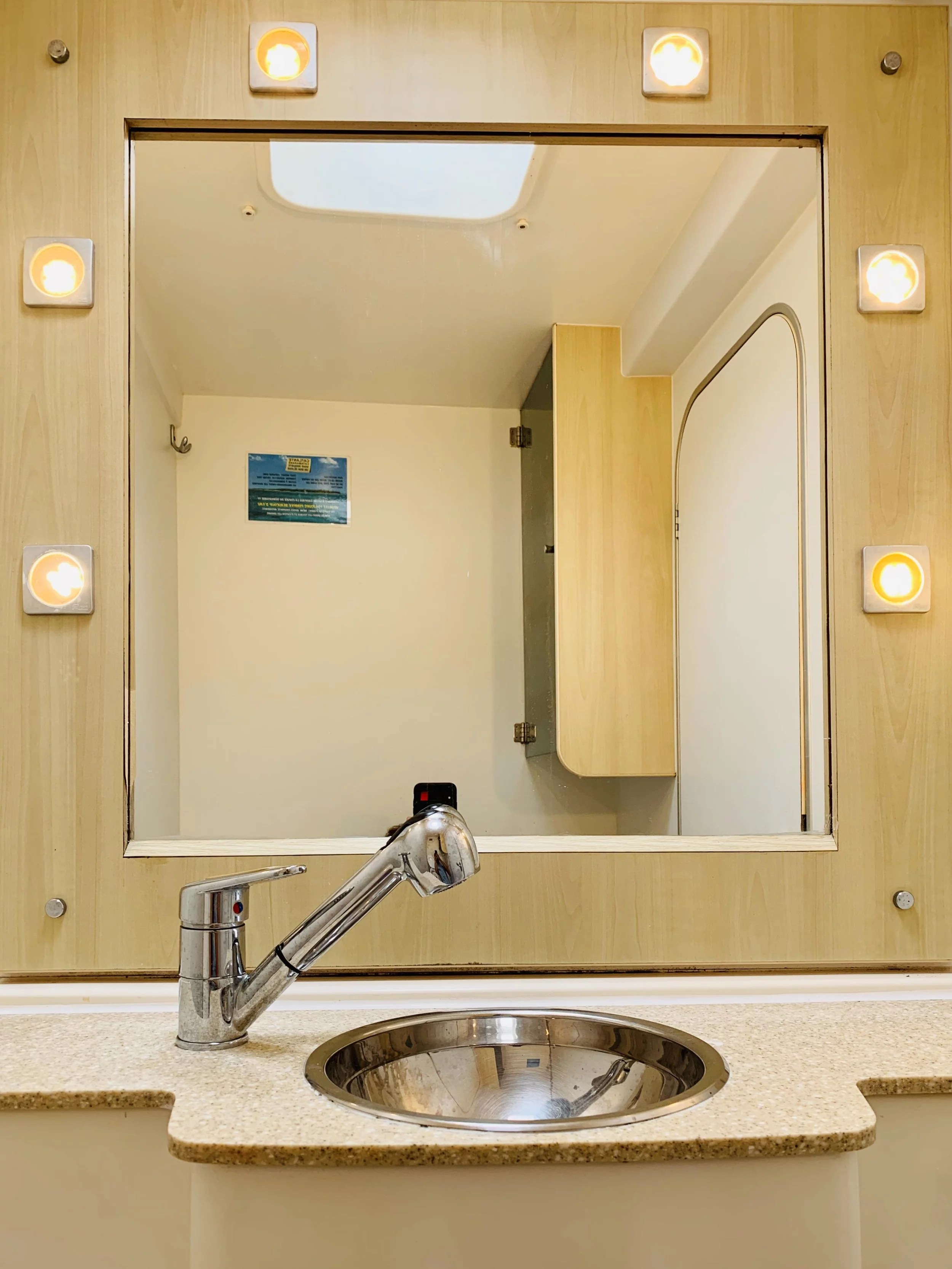 Catlante 600 (Iris) Bath 2 - 12