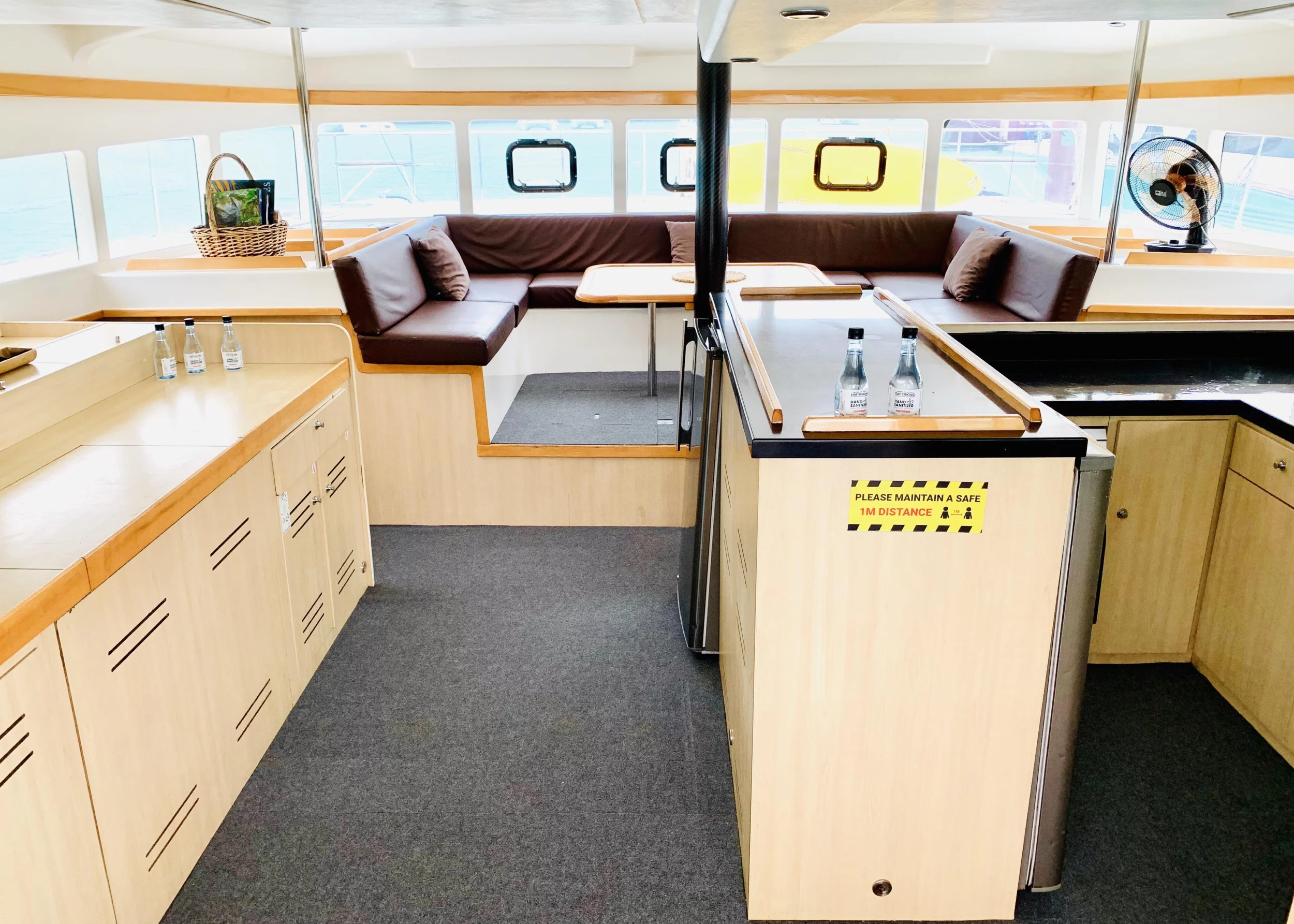 Catlante 600 (Bacchus) Kitchen / Salon 2 - 17