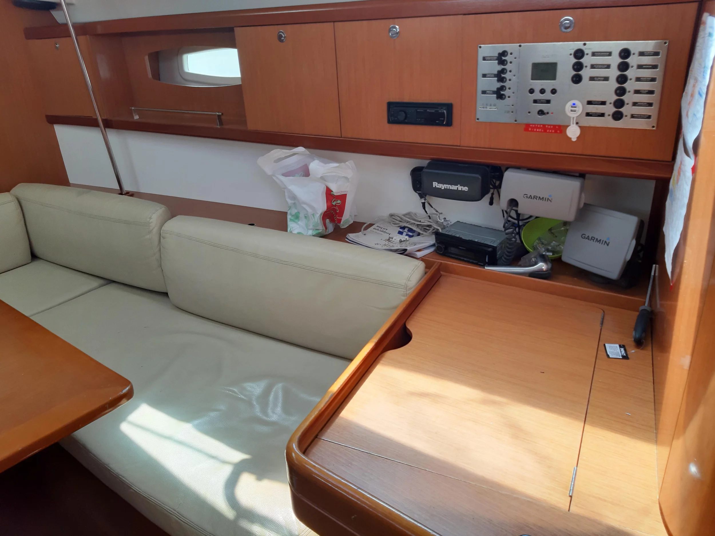 Oceanis 43 (Sifnos 43.1) Interior image - 1