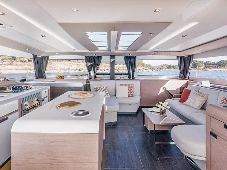 Aura 51 6+1 (NEW (crewed) SATURDAY) Interior image - 9