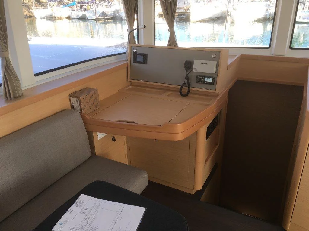 Lagoon 42 (Martine) Salon / navigation - 15