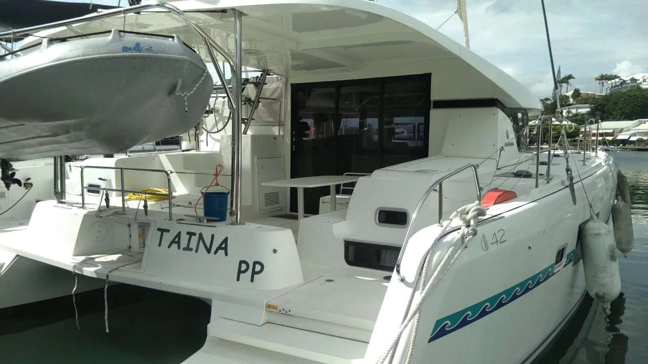 Lagoon 42 (Taina) Ship "Taina" aft - 27