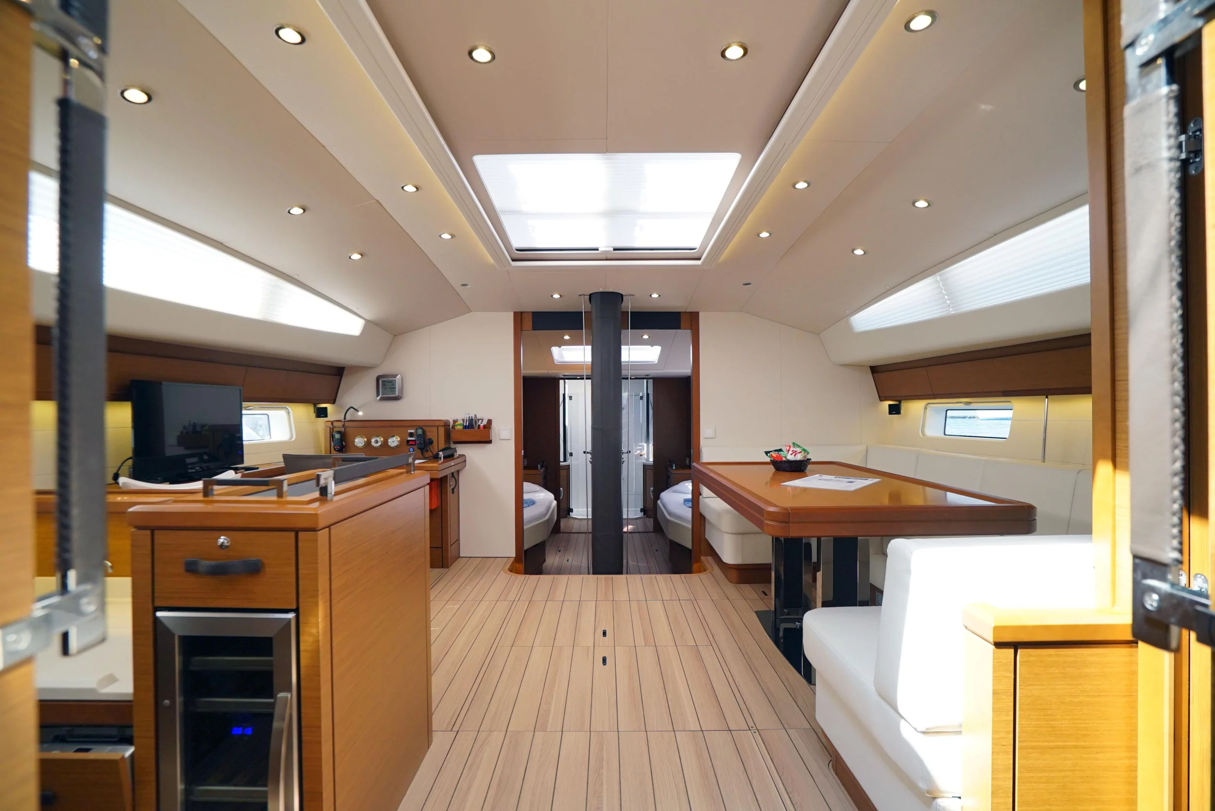 Jeanneau 64 (Freedom)  - 28