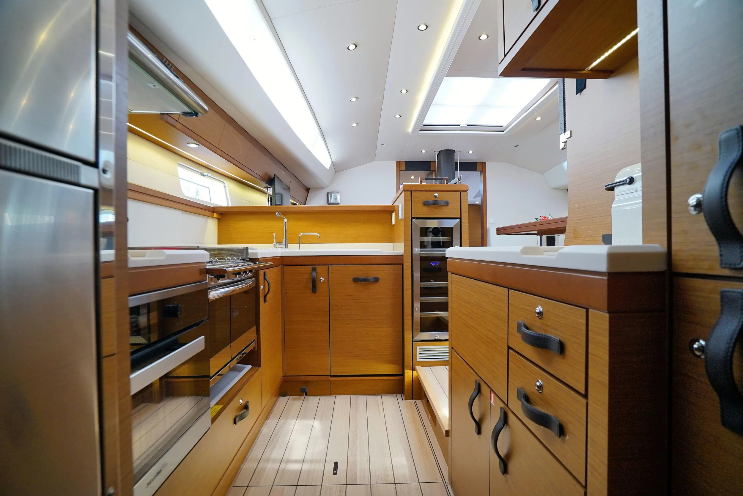 Jeanneau 64 (Freedom)  - 25
