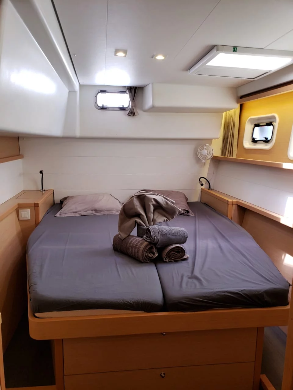 Lagoon 450 SporTop (Belle) Double cabin 1 - 7