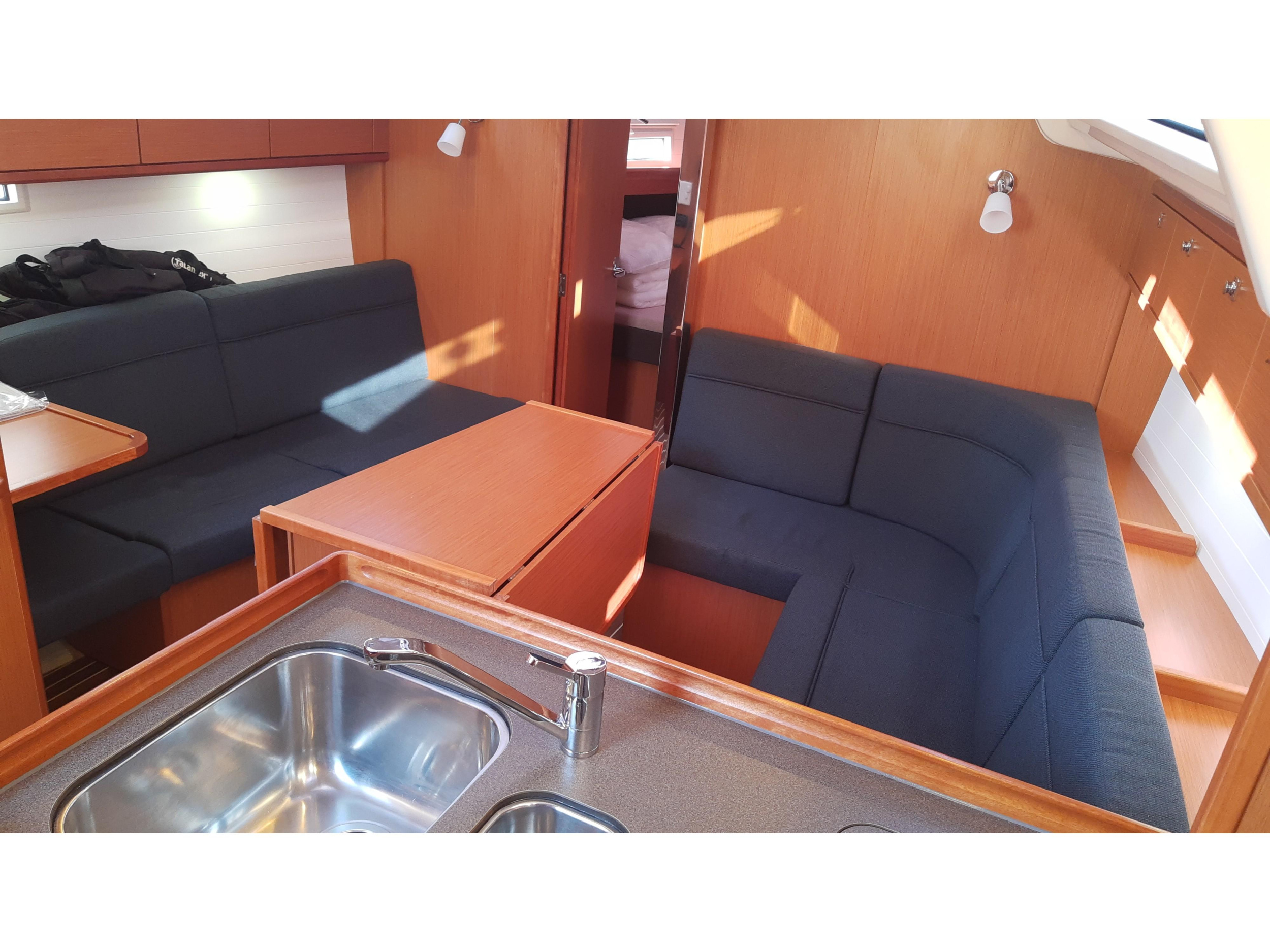 Bavaria Cruiser 37 S — photo 3