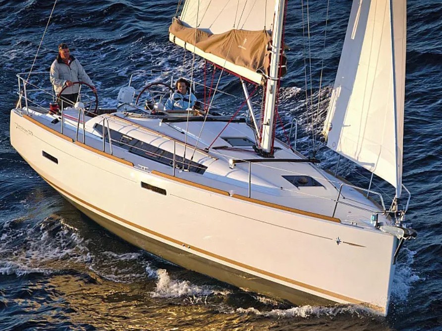 Sun Odyssey 379[G] — photo 1