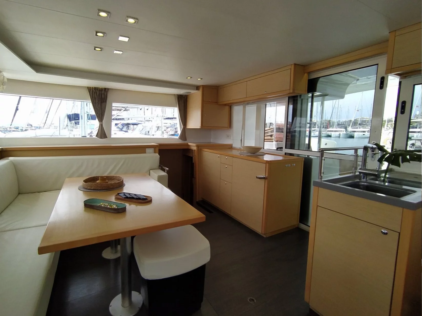 Lagoon 450 F (AZRAQ (refit 2023)) Interior image - 5