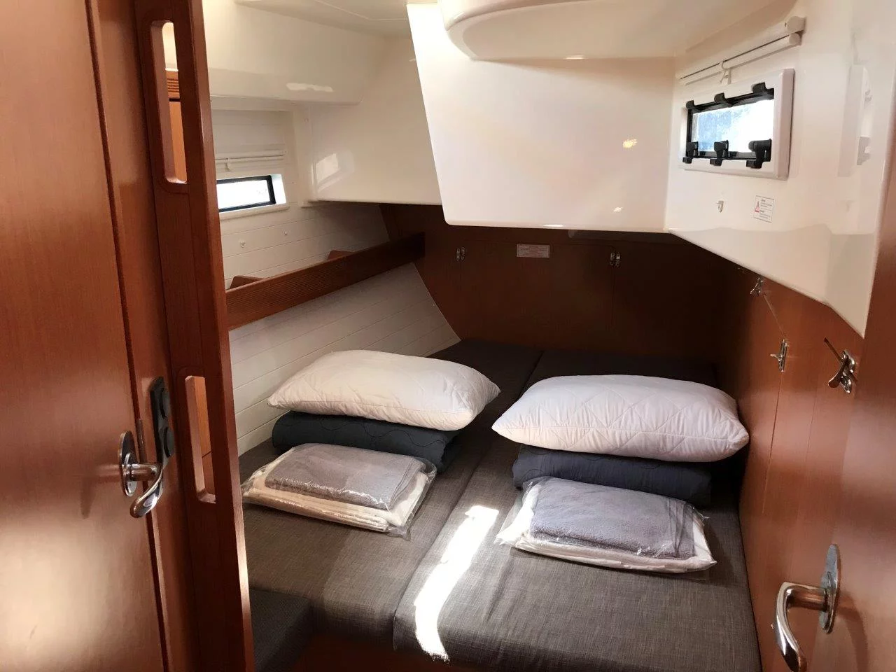 Bavaria 50 Cruiser (Juniper)  - 26