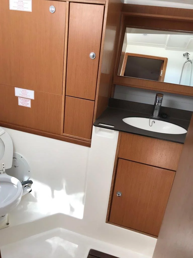 Bavaria 50 Cruiser (Juniper)  - 17