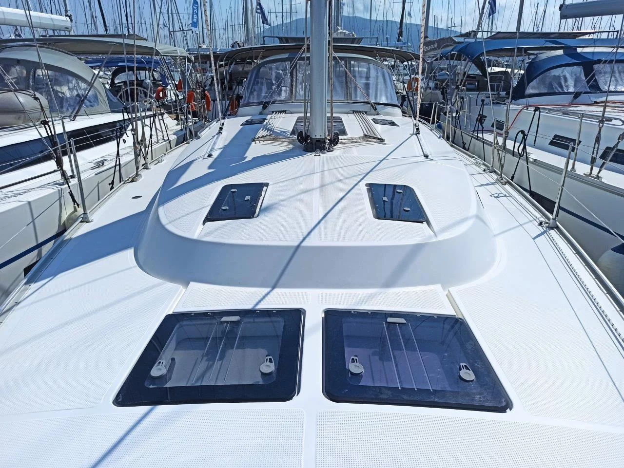 Bavaria 45 Cruiser (Saffron)  - 31