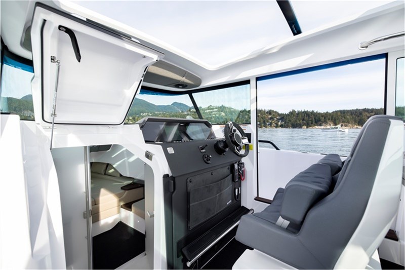 Photo #10 - Axopar 37 XC Cross Cabin (Axopar) in Athens - 22771