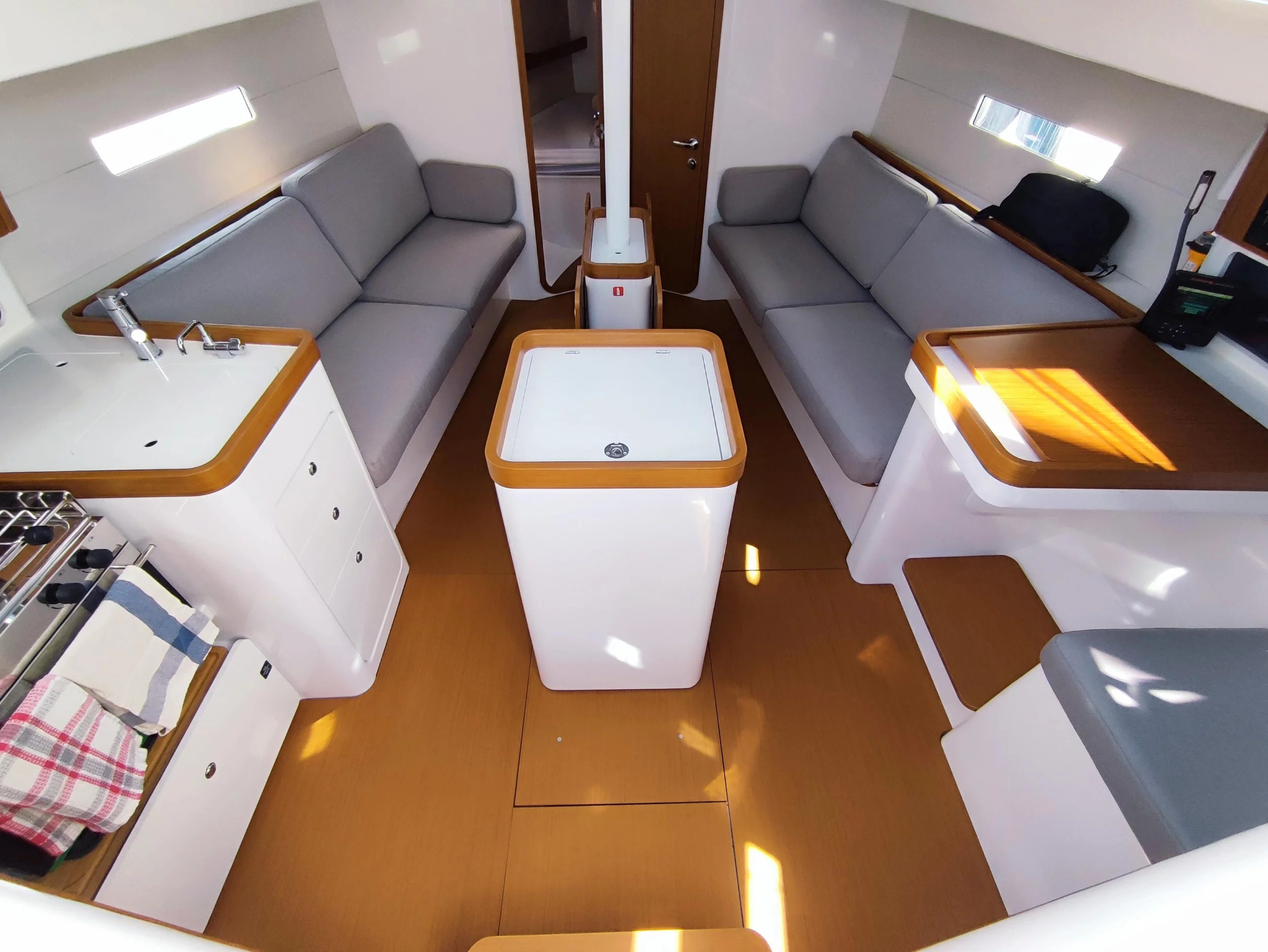 First 36 (Fizzy) Interior image - 9