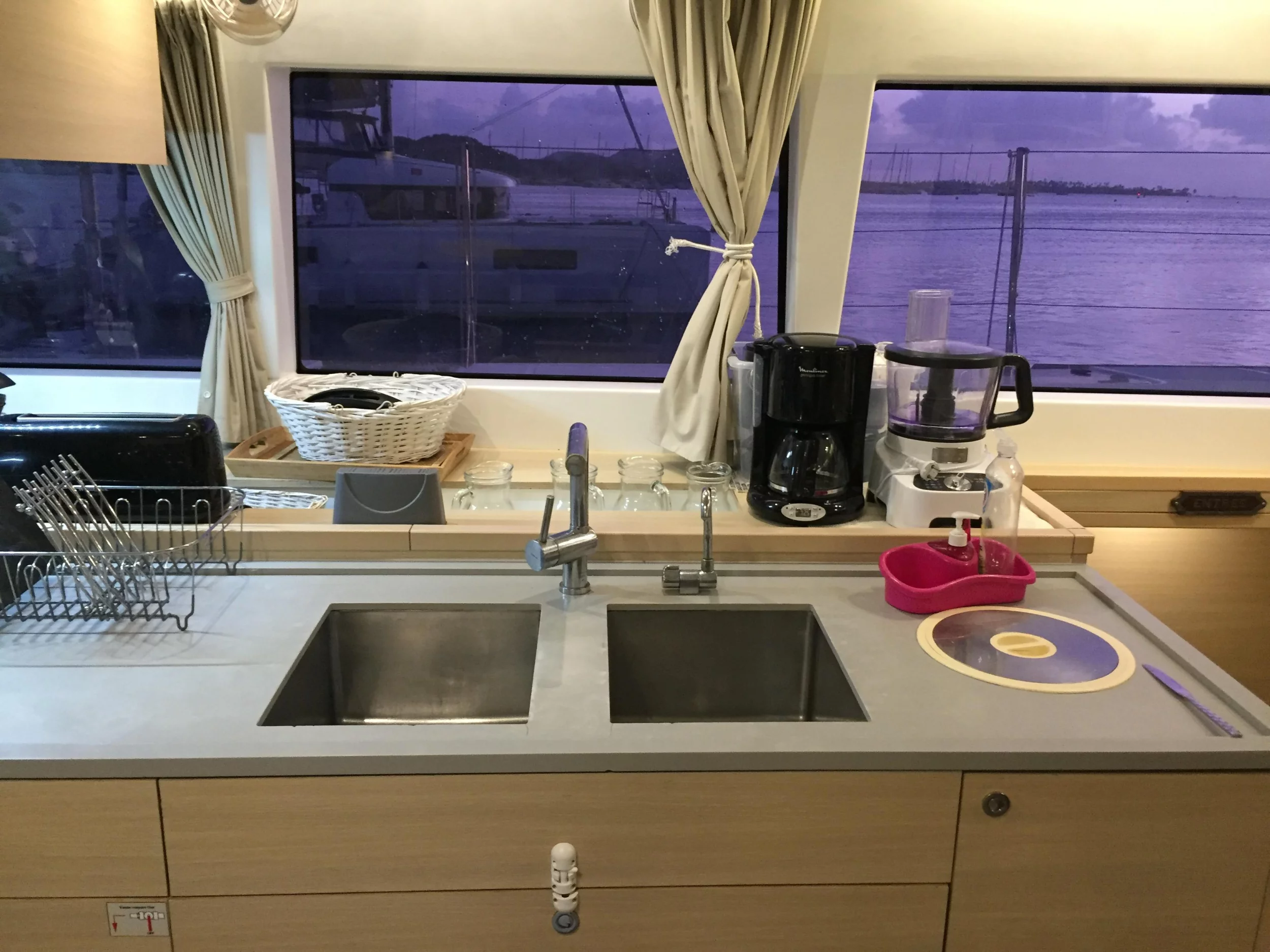 Lagoon 620 (Marlena) Kitchen 2 - 6