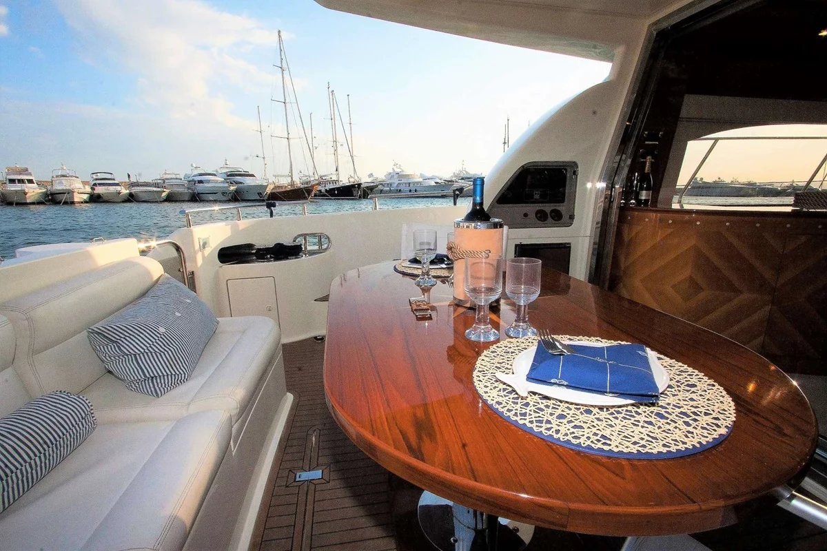 Azimut 58 (Linda II)  - 11