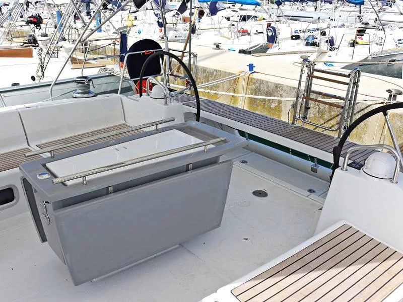 OCEANIS 48 BT (FILOMENA) Exterior images - 13