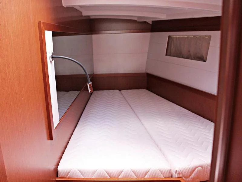OCEANIS 48 BT (FILOMENA) Interior images - 3