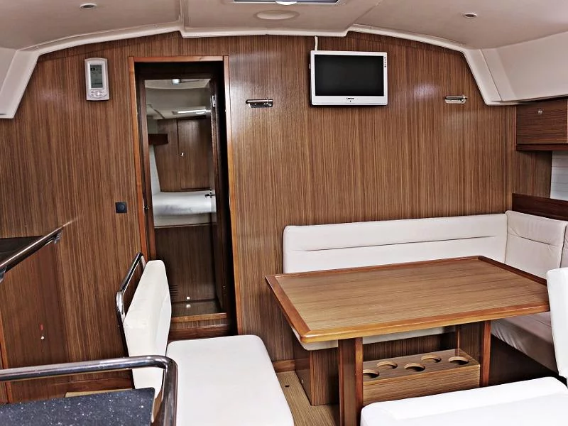BAVARIA C 45 BT (BLUE DREAMS) Interior image - 2