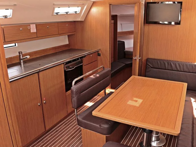 BAVARIA C 40 BT (MARISA) Interior image - 1