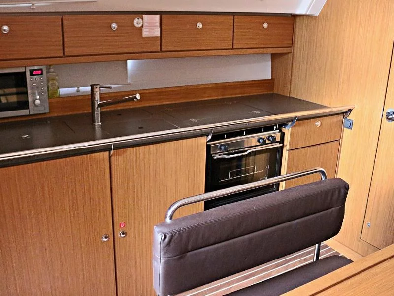 BAVARIA C 40 BT (MARISA) Interior images - 4