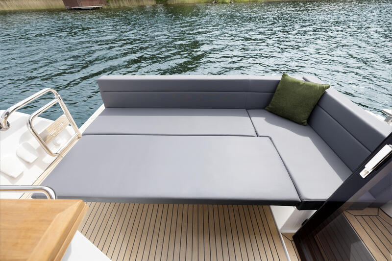 Photo #2 - Sealine C335 (Min Maity) en Pula - 22856