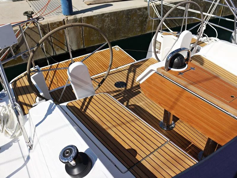 BAVARIA C 37 BT (ANDREA) Exterior images - 1