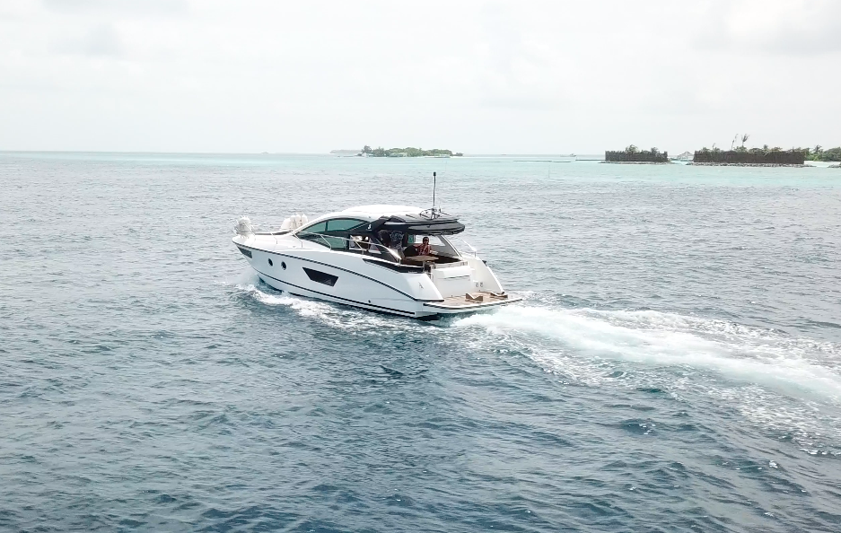 Photo #7 - Beneteau GT40 (Island Cruise) in Male - 22861