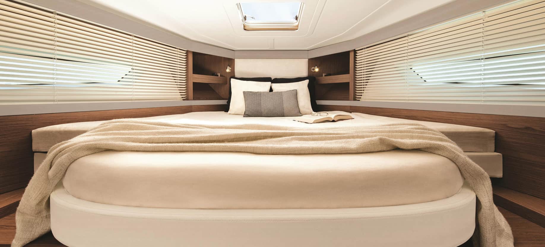 Photo #5 - Beneteau GT40 (Island Cruise) in Male - 22861